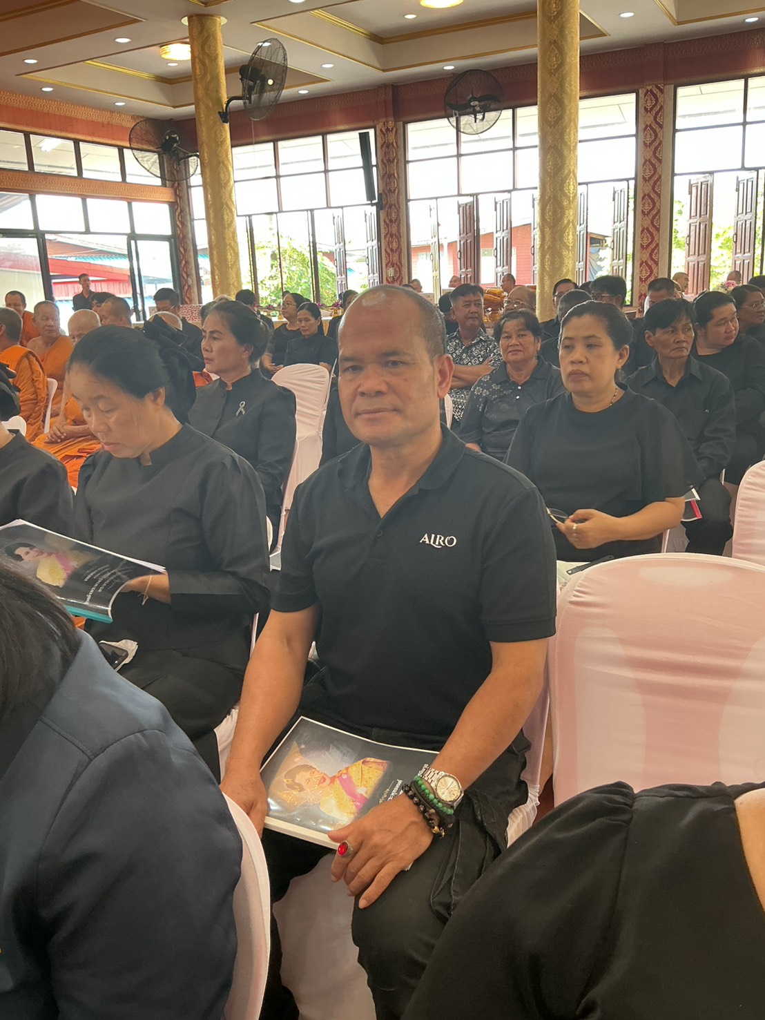 title - วันที่ 26 มิถุนายน 2569 เวลา 15.00 น. นายวิทูล ประดิษฐบุญ ปฏิรูปที่ดินจังหวัดปราจีนบุรี มอบหมายให้ ข้าราชการ และเจ้าหน้าที่ ส.ป.ก.ปราจีนบุรี ร่วมพิธีสวดพระพุทธมนต์ และเจริญจิตภาวนา เพื่อน้อมอุทิศถวายเป็นพระราชกุศลแด่ สมเด็จพระนางเจ้าสิริกิติ์  พระบรมราชินีนาถ พระบรมราชชนนีพันปีหลวง และถวายเป็นพระกุศลแด่ สมเด็จพระเจ้าลูกเธอ เจ้าฟ้าพัชรกิติยาภา นเรนทิราเทพยวดี กรมหลวงราชสาริณีสิริพัชร มหาวัชรราชธิดา